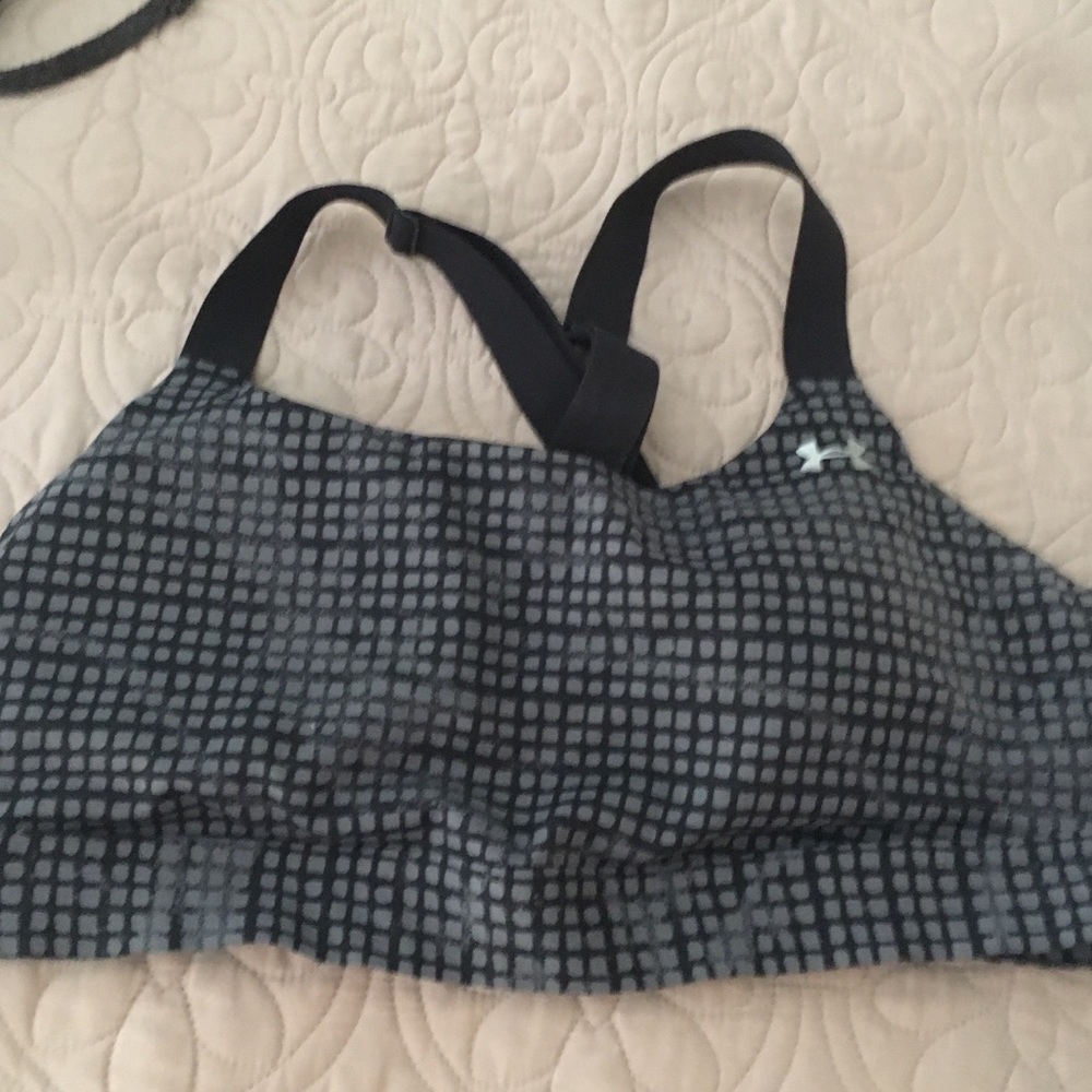 Under Armour Sports Bra Black size L